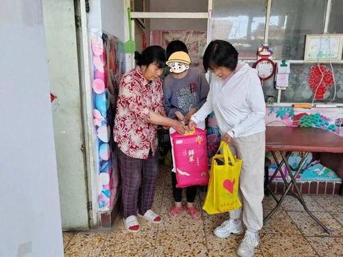 巾帼老妈,新时代女性的光辉典范